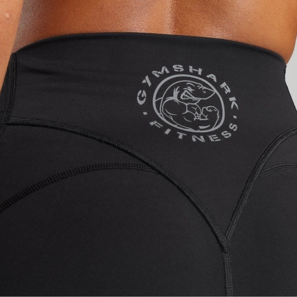 Gym shark performance High waisted Short - Picture 10 of 10